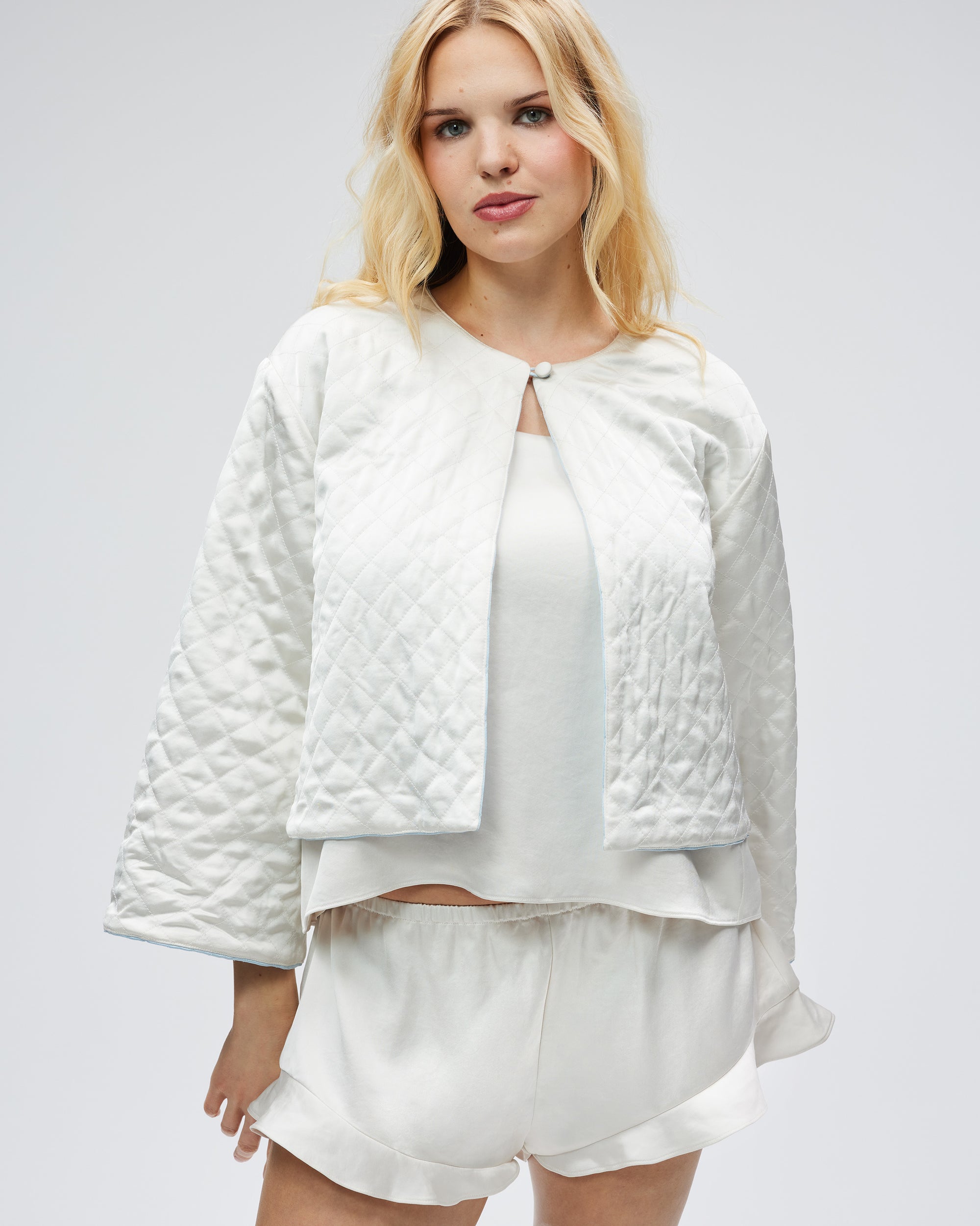 The Bed Jacket - Frost/Champagne