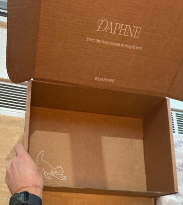 Daphne DTC Small Shipper